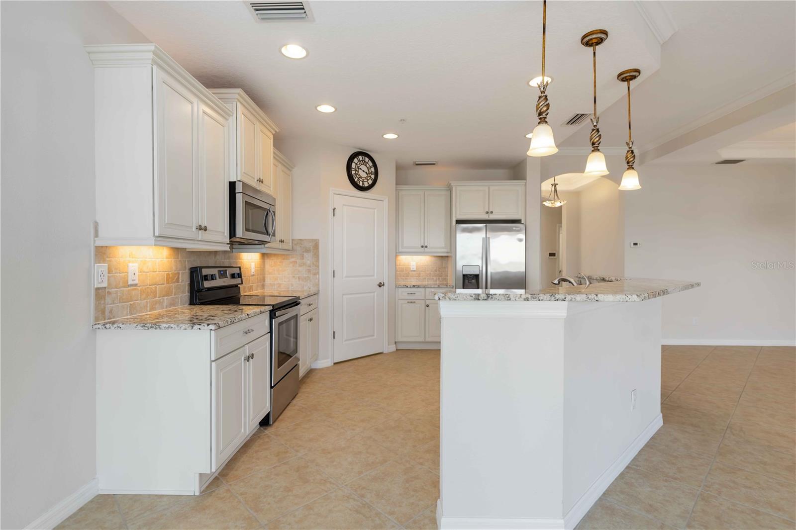 1264 RIVERSCAPE ST #B — photo 22