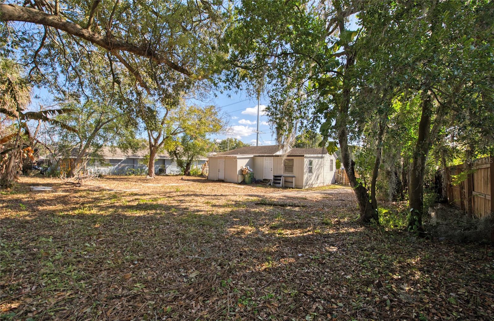 1516 E WATERS AVE — photo 23