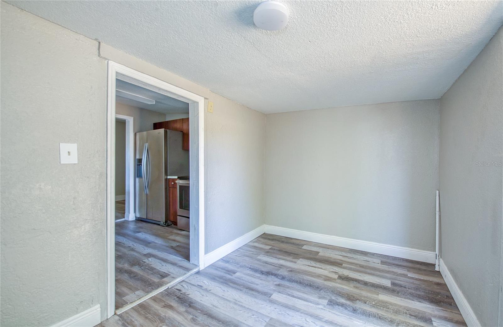 1516 E WATERS AVE — photo 13