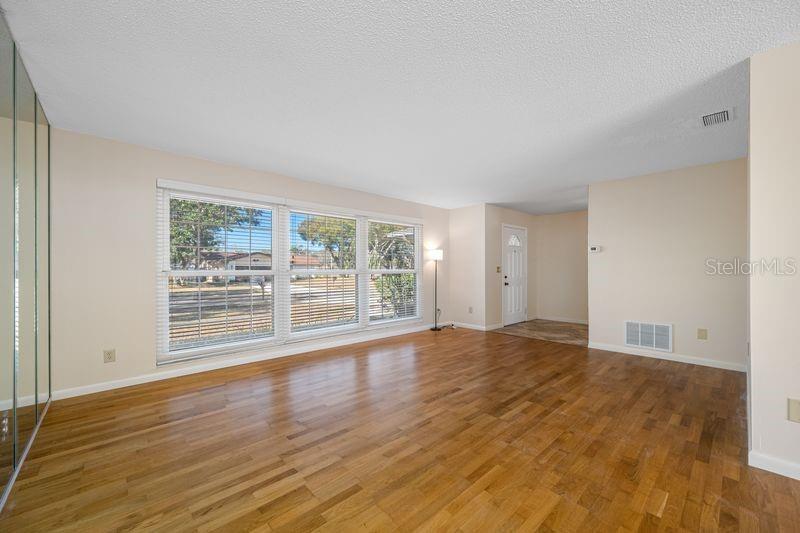 3241 BUCKHORN DR — photo 17