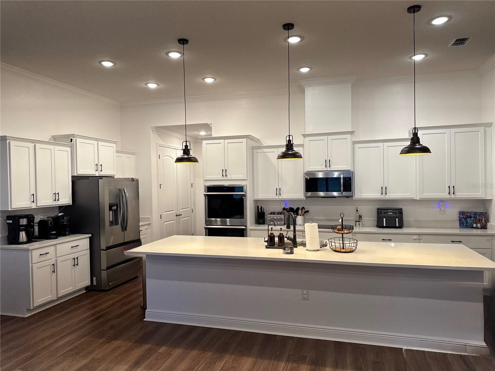 10190 DOLPHIN GULL CIR — photo 17