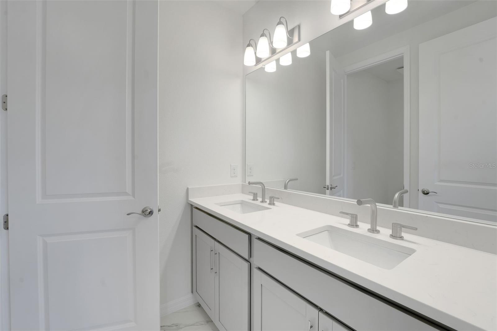 17417 VALLEYWOOD PKWY — photo 44
