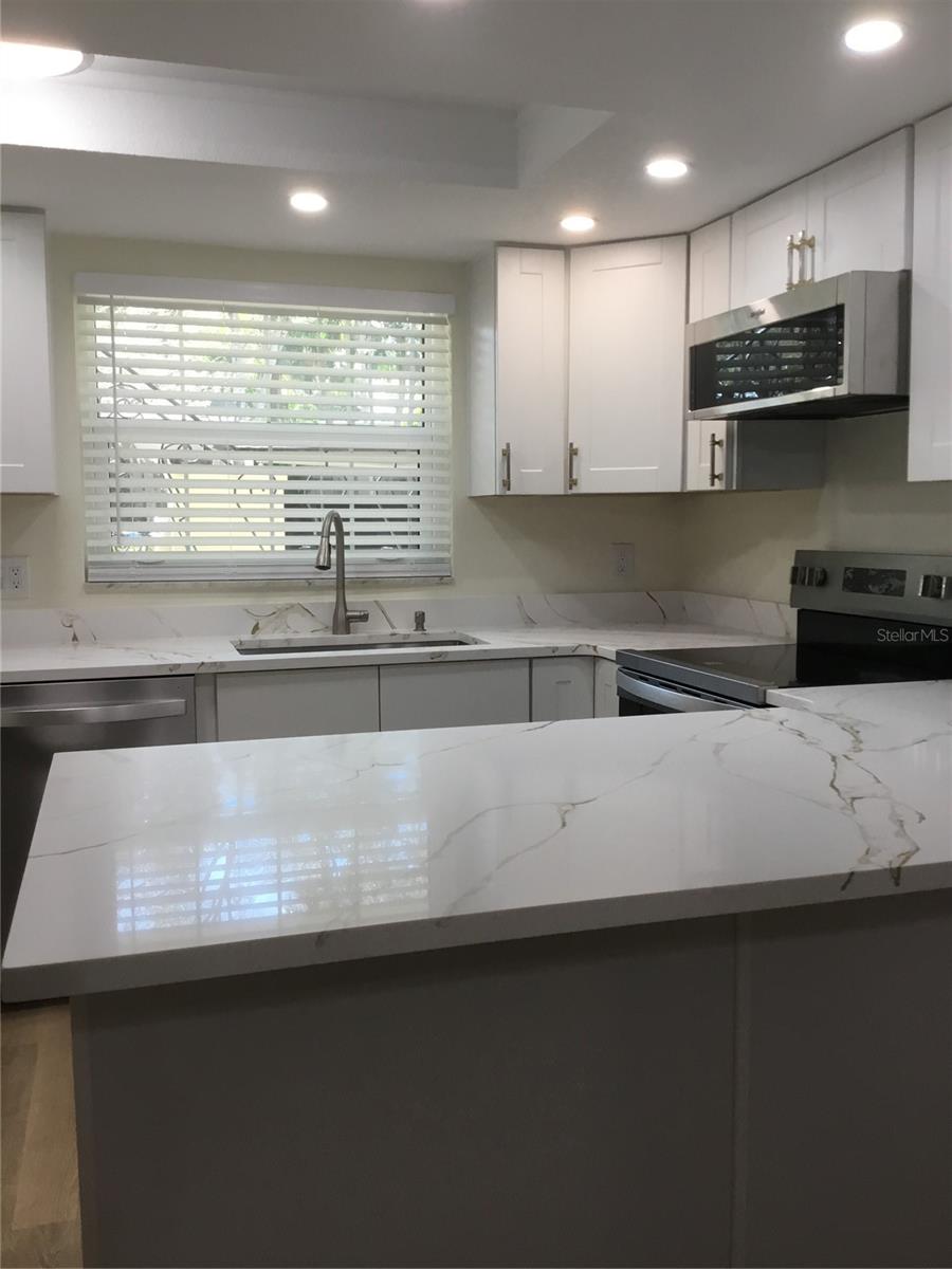 44 COUNTRY CLUB DR #44 — photo 10