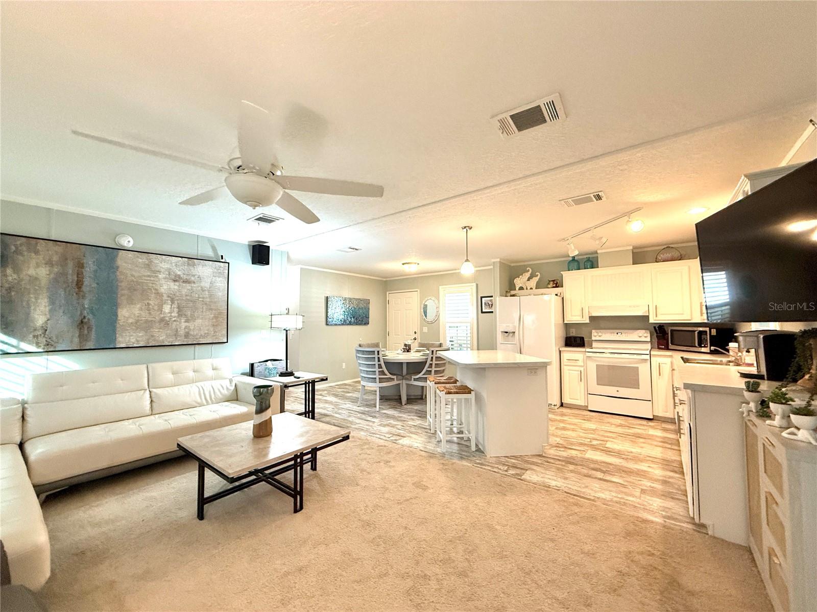 124 E SAINT ANNES CIR — photo 3