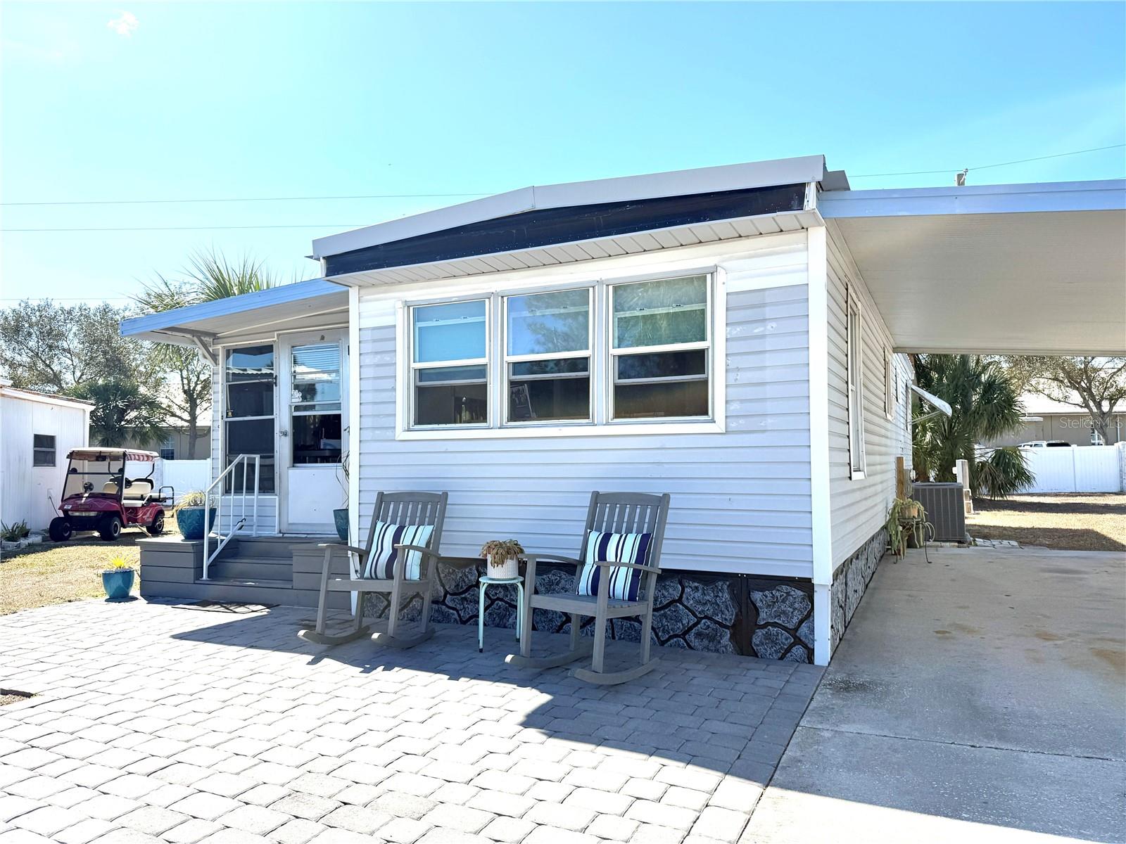 308 S PORT ROYAL LN — photo 2