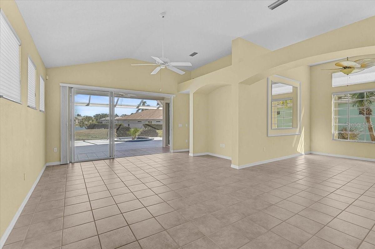 4031 CADDIE DR E — photo 24
