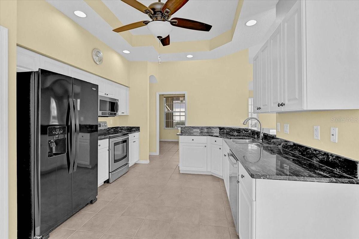 4031 CADDIE DR E — photo 8