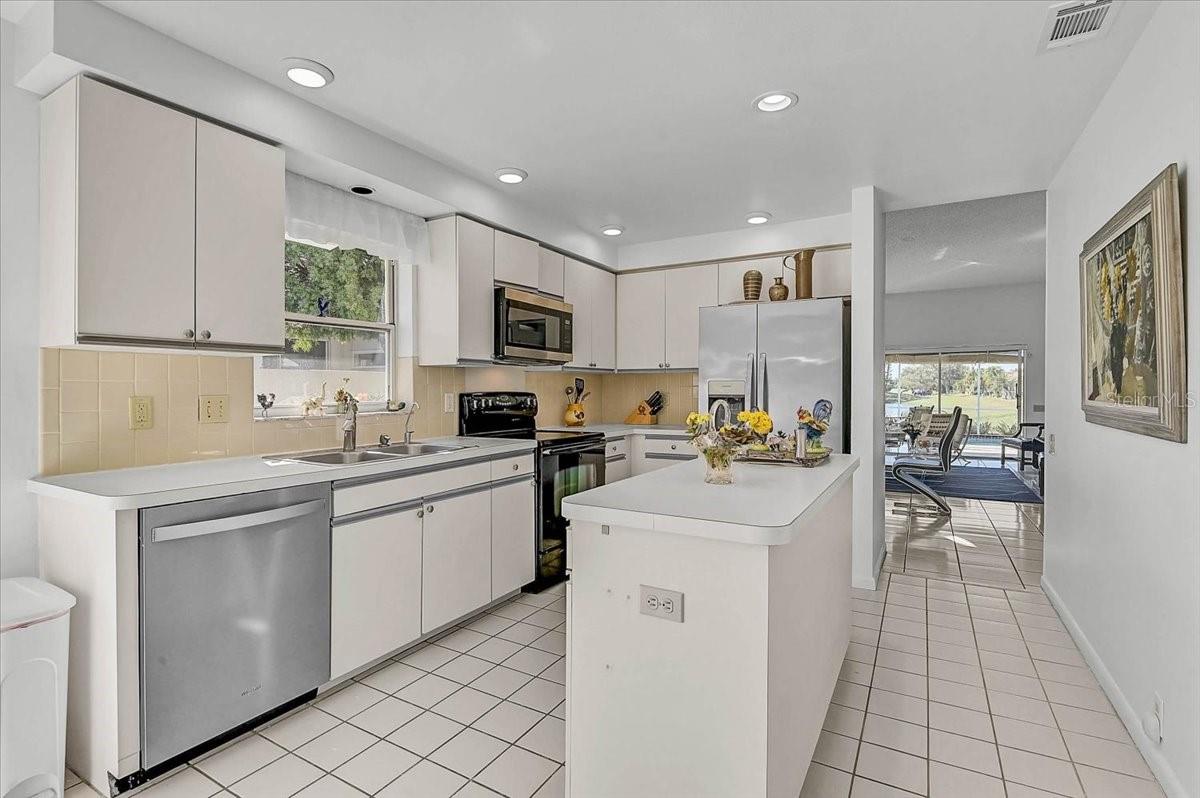 4640 PERIDIA BLVD E — photo 6