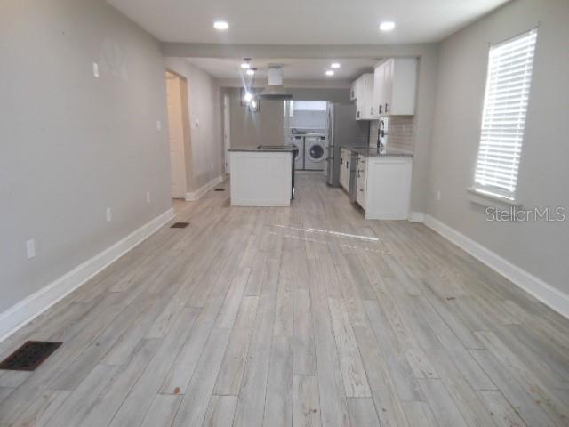 8421 N ORANGEVIEW AVE — photo 23