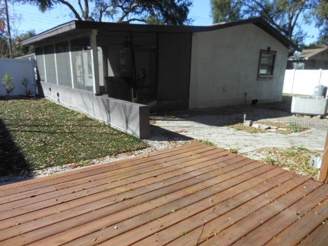 8421 N ORANGEVIEW AVE — photo 10