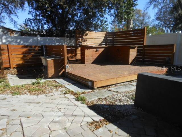 8421 N ORANGEVIEW AVE — photo 8