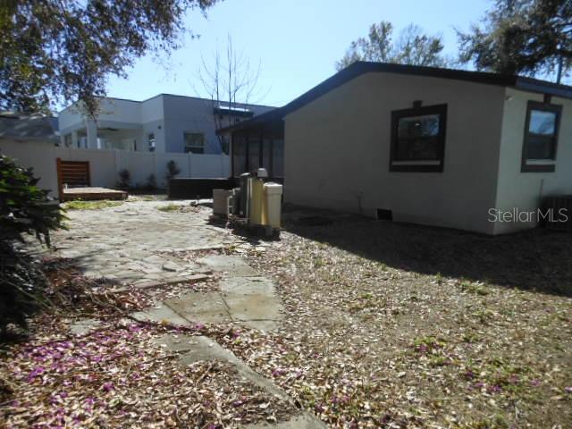 8421 N ORANGEVIEW AVE — photo 11