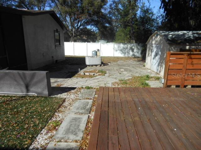 8421 N ORANGEVIEW AVE — photo 9