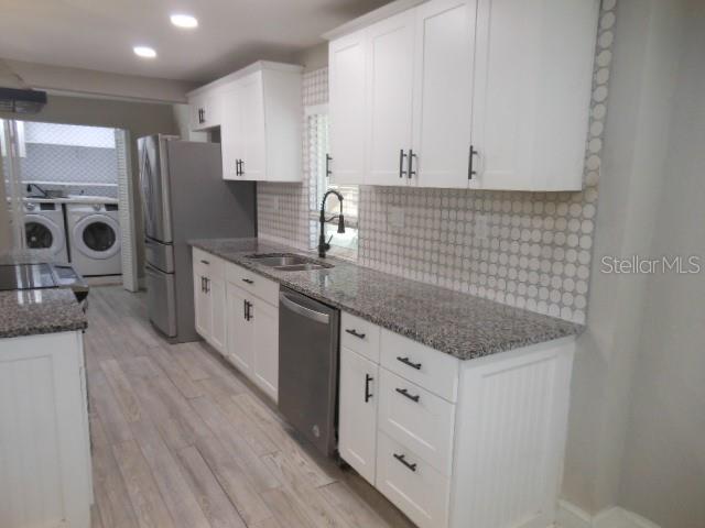 8421 N ORANGEVIEW AVE — photo 20