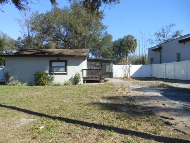 8421 N ORANGEVIEW AVE — photo 2