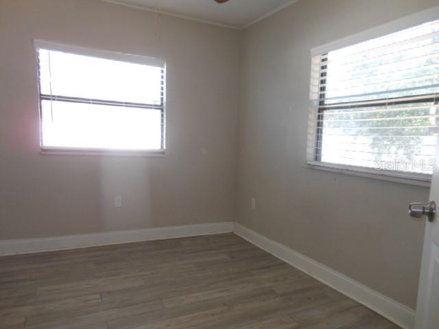 8421 N ORANGEVIEW AVE — photo 28