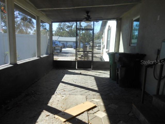 8421 N ORANGEVIEW AVE — photo 14