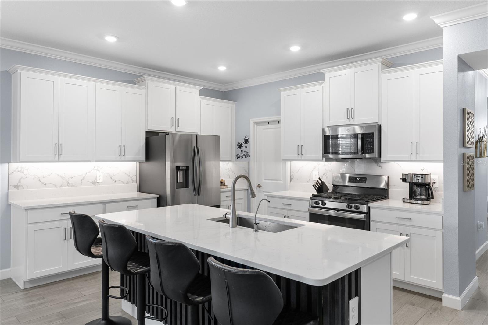 17335 HOLLY WELL AVE — photo 12