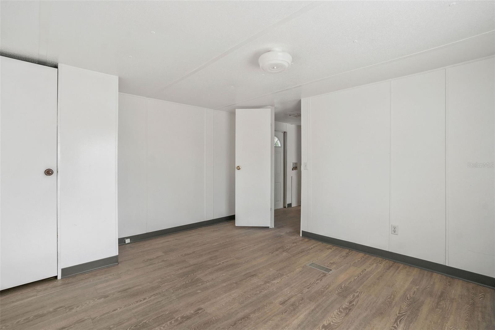 9342 LABELLE ST — photo 12
