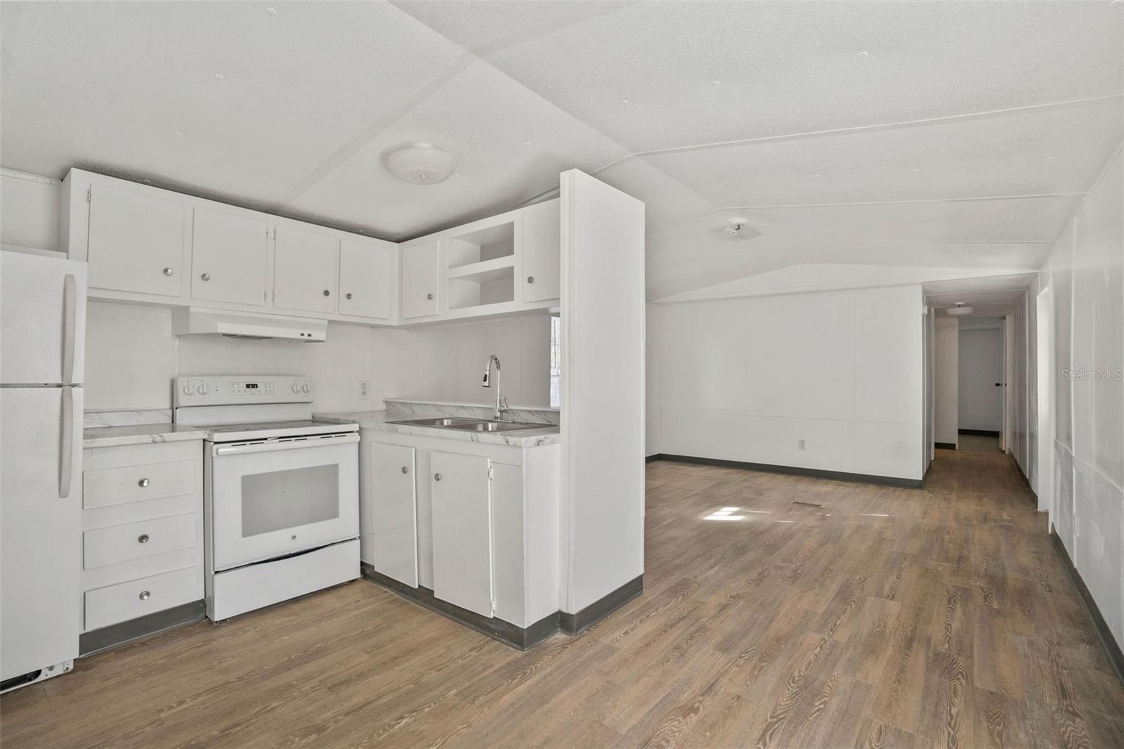 9342 LABELLE ST — photo 4