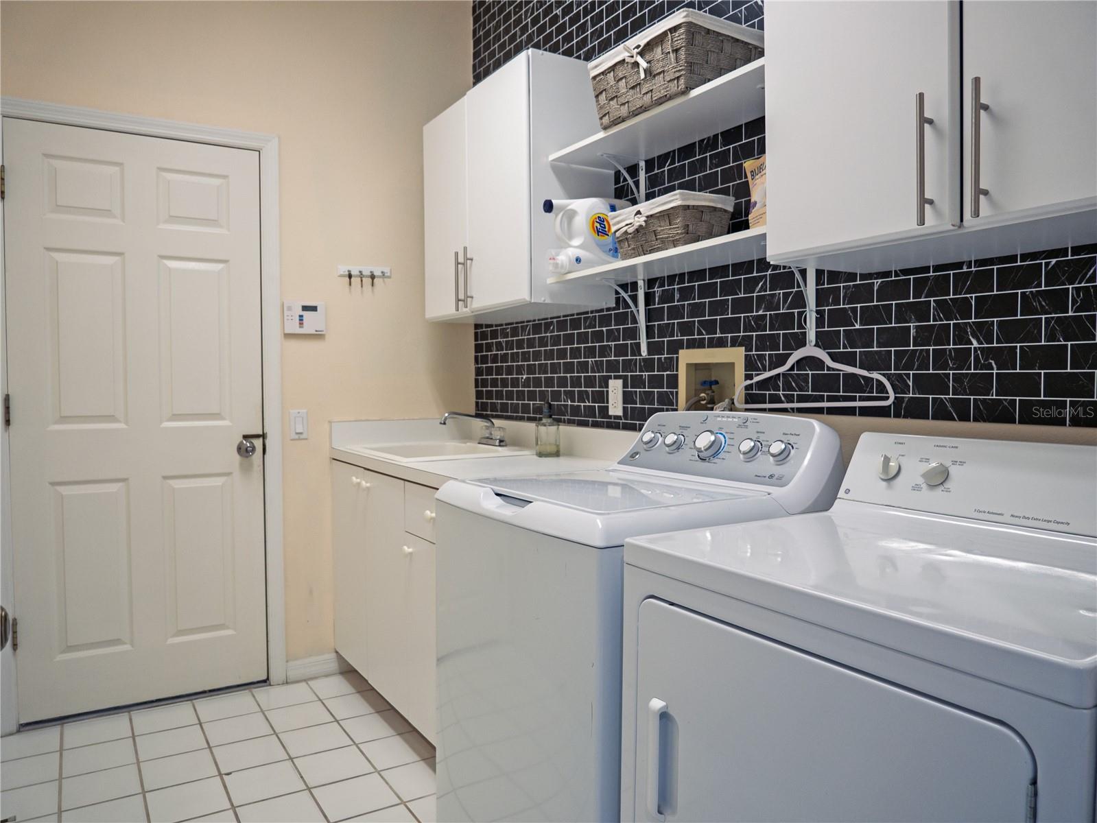 4054 CADDIE DR E — photo 29