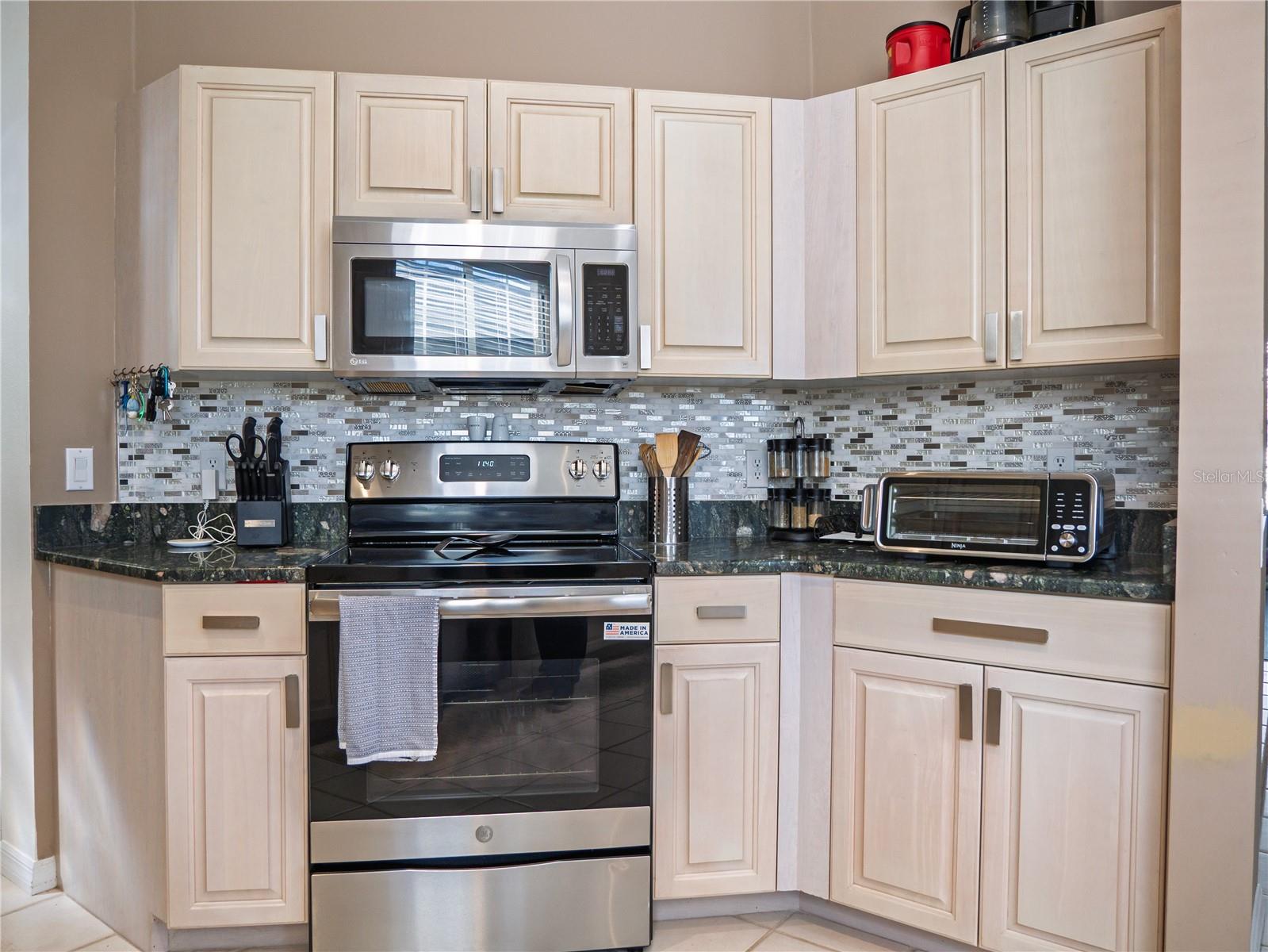 4054 CADDIE DR E — photo 16