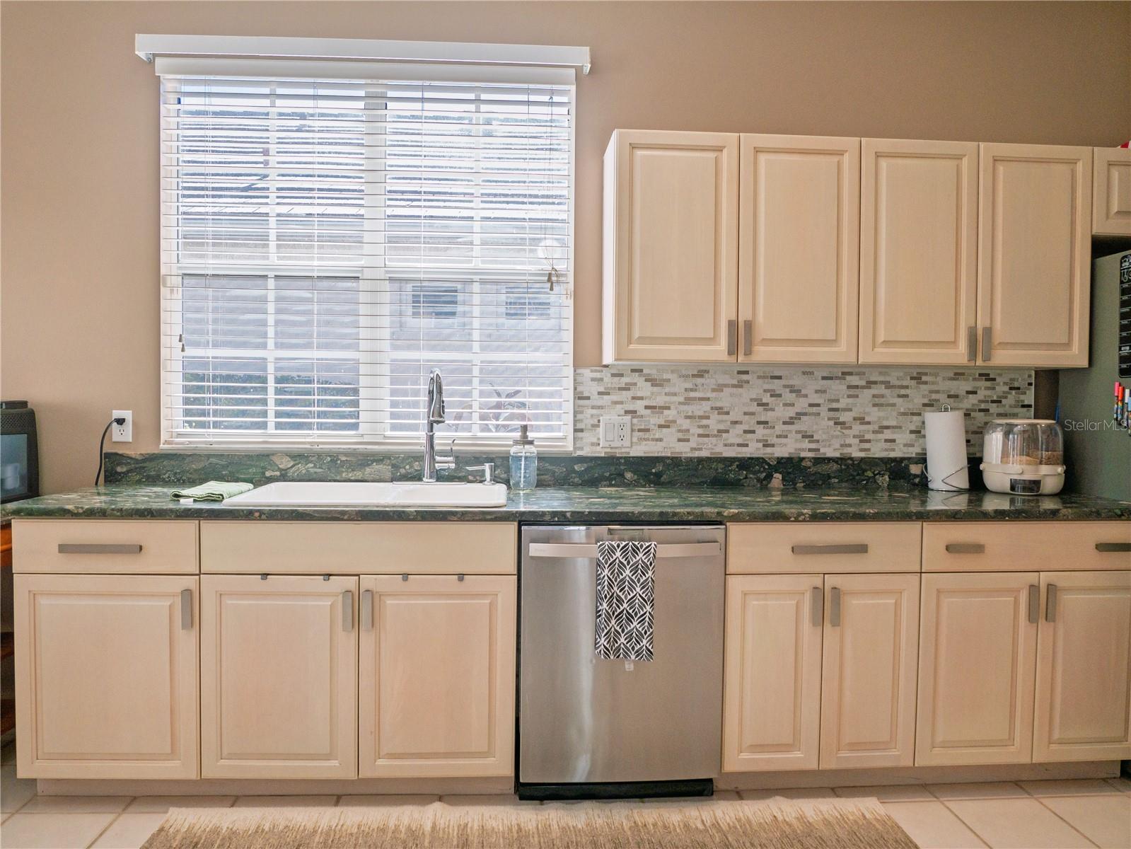 4054 CADDIE DR E — photo 17