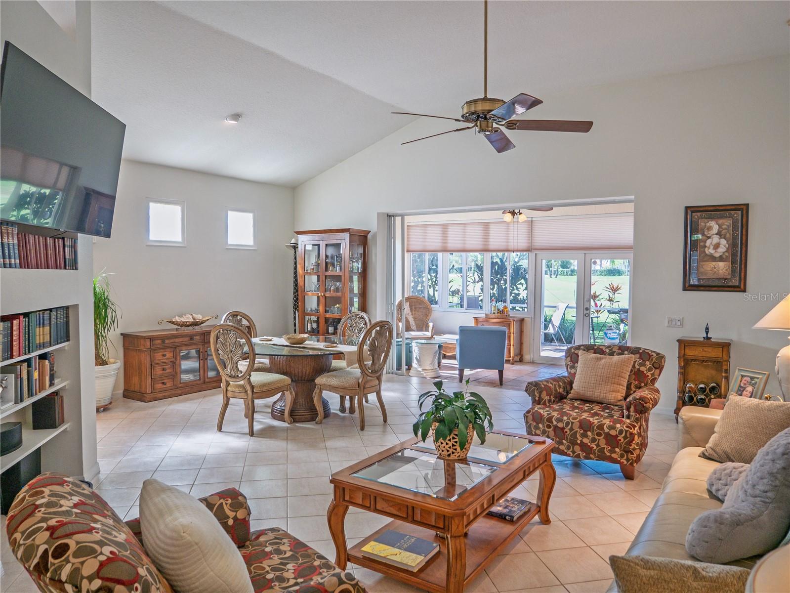 4054 CADDIE DR E — photo 6