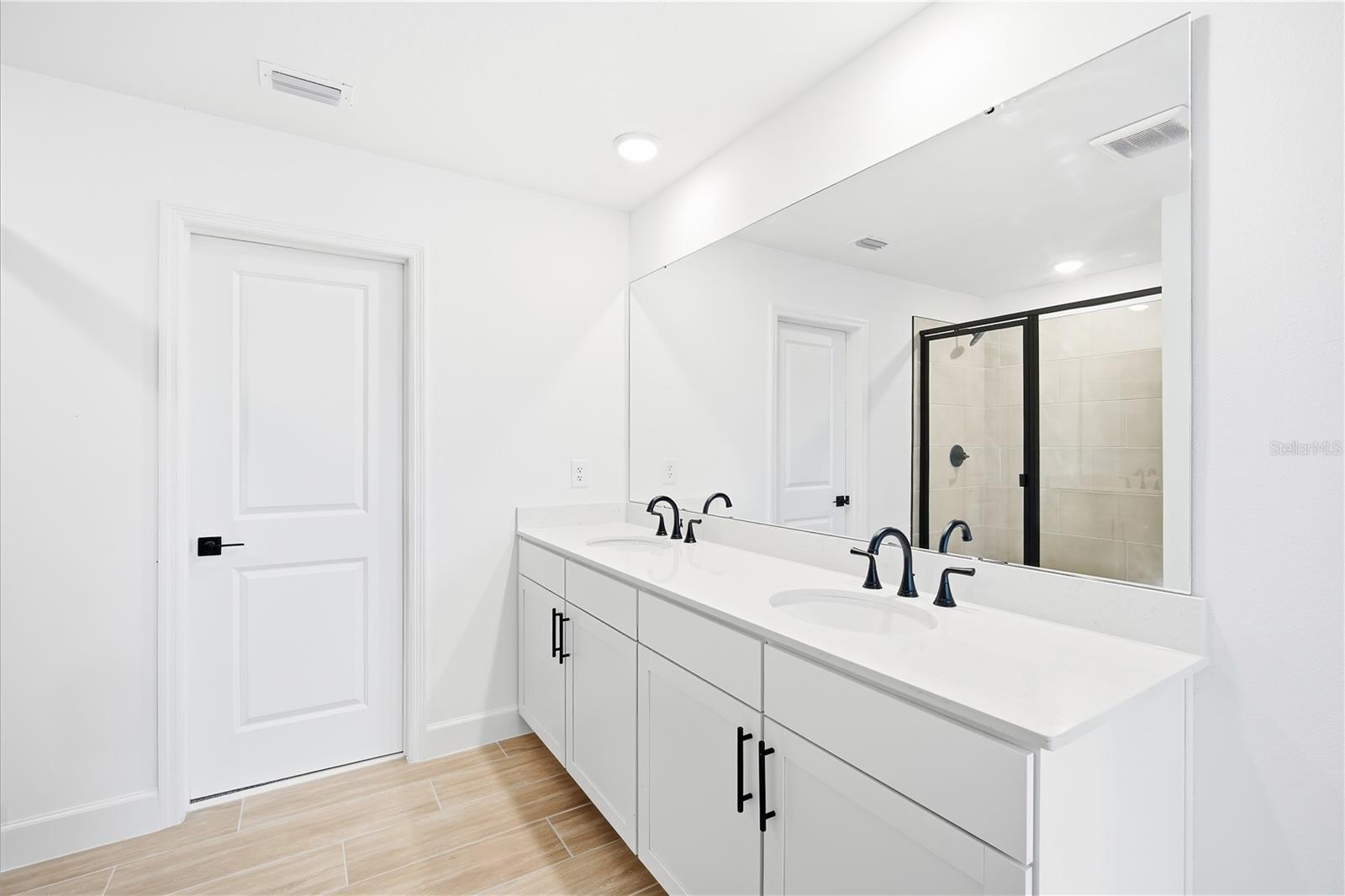 14522 BANKS CT — photo 24