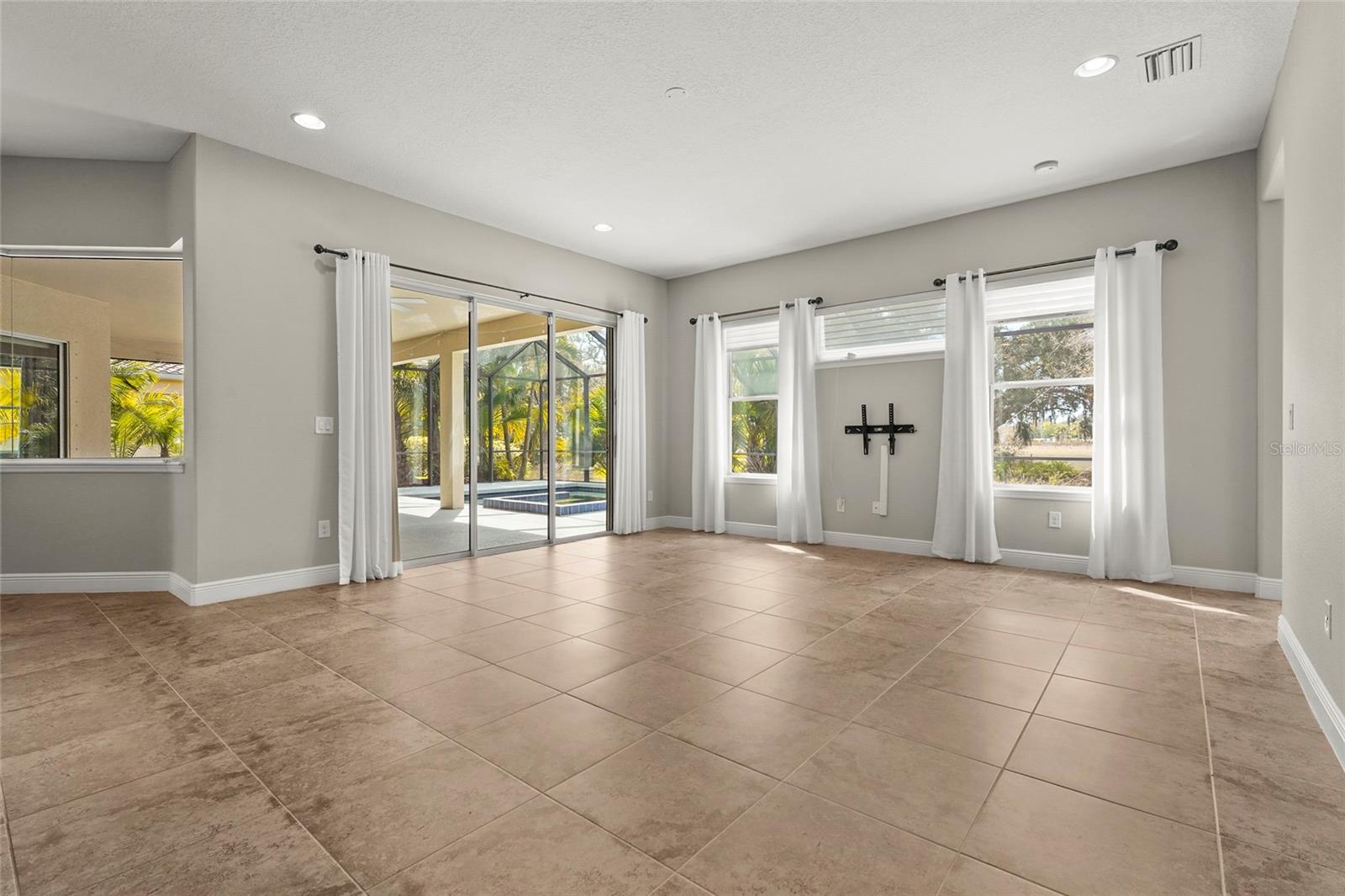 5750 ROCK DOVE DR — photo 23