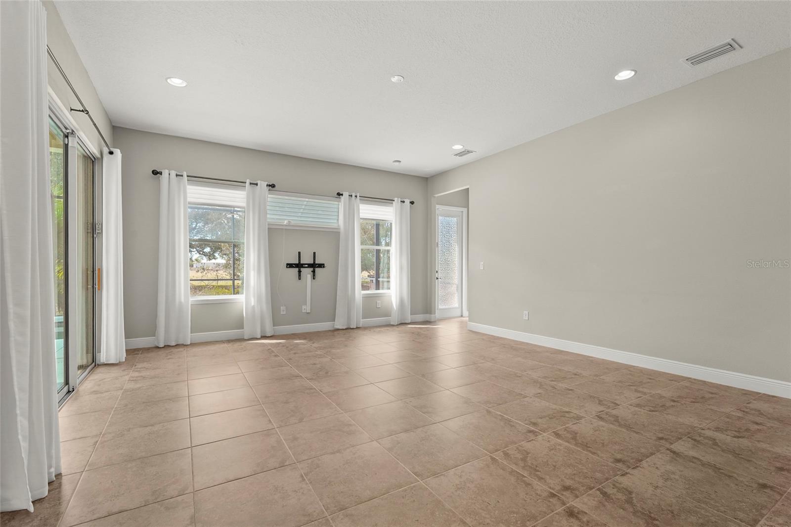 5750 ROCK DOVE DR — photo 22