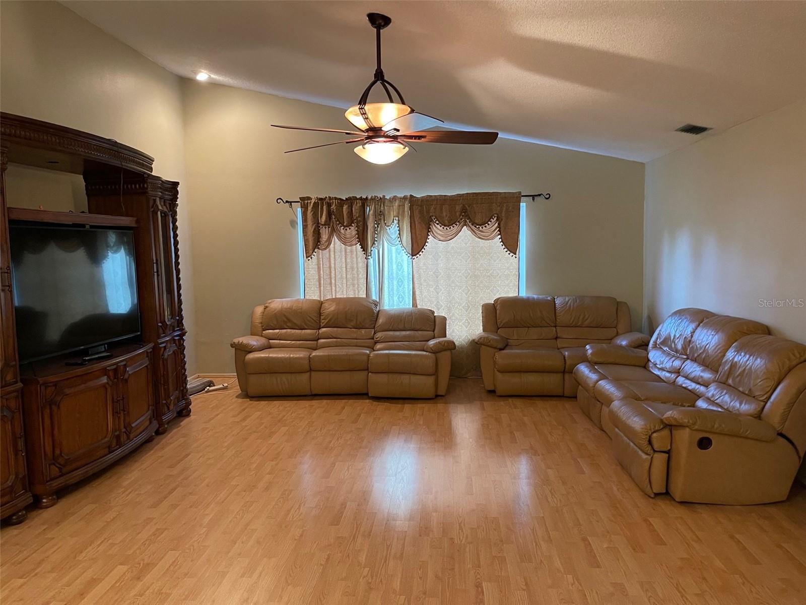 6336 WOODEN ST — photo 2
