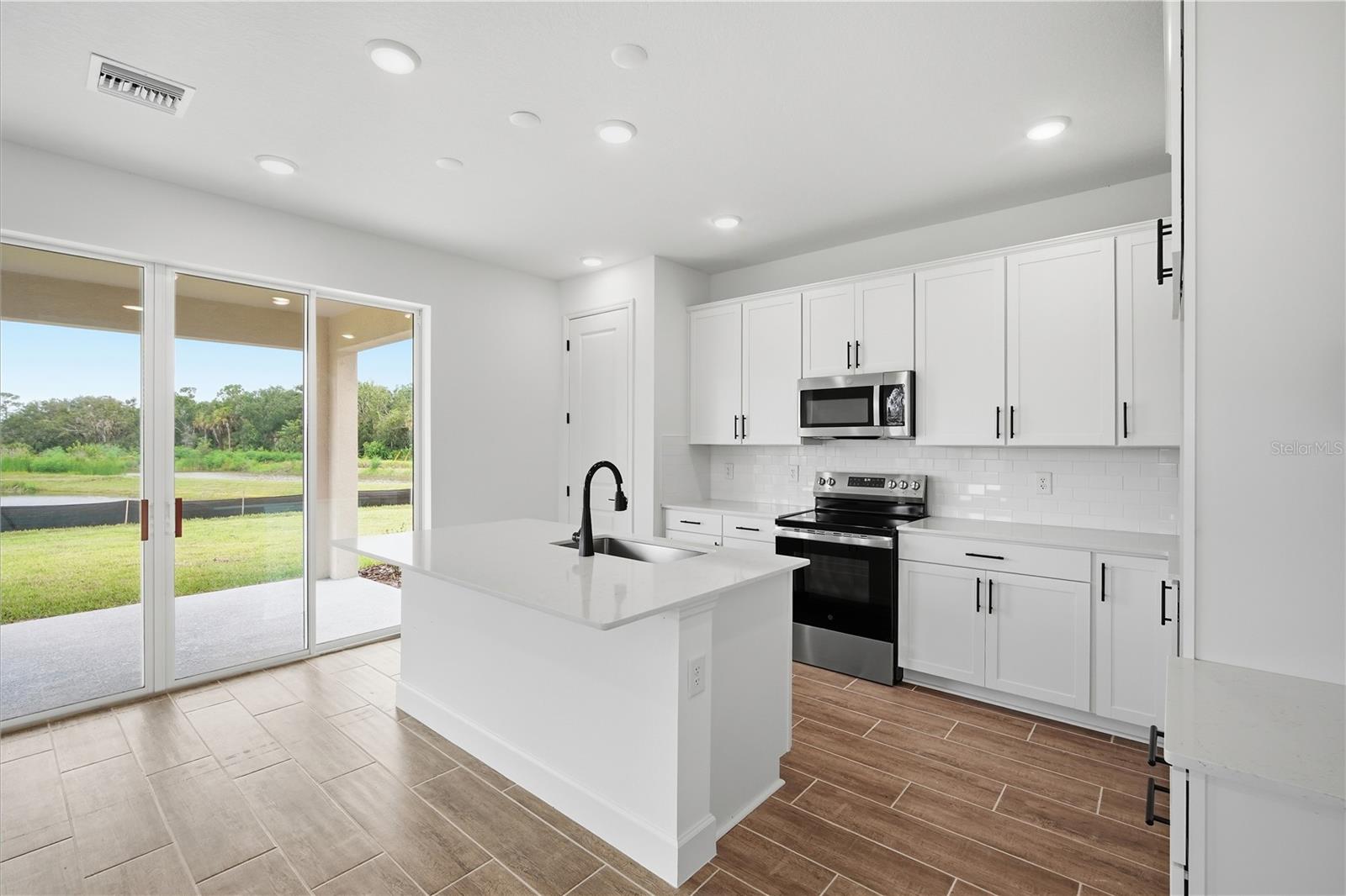 14510 BANKS CT — photo 17