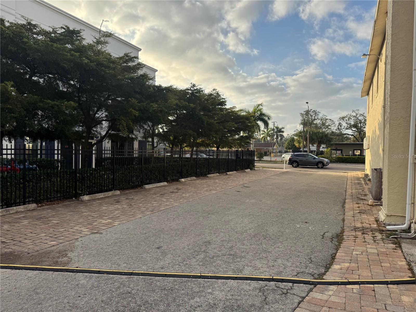 1007 MANATEE AVE E — photo 9