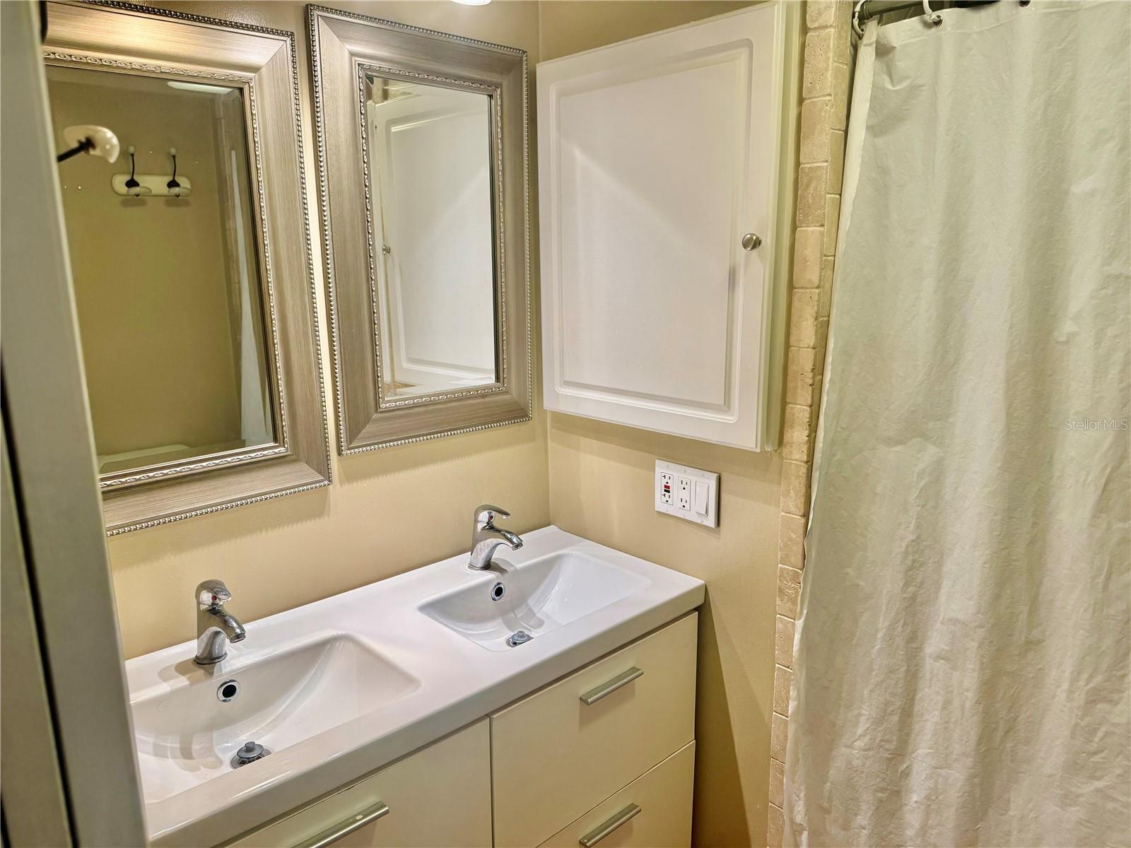 7901 N 40TH AVE N #21 — photo 22
