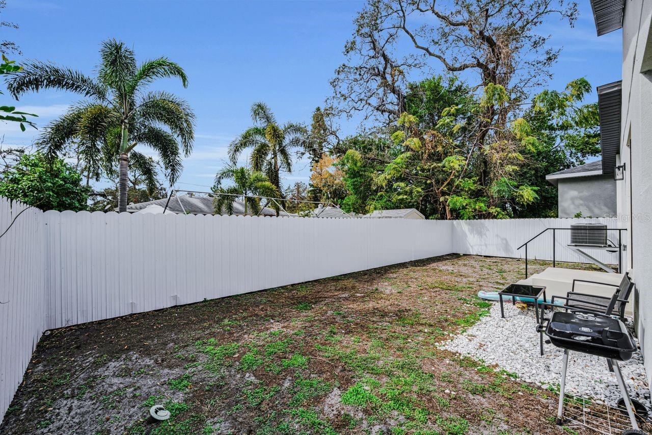 1590 S WASHINGTON AVE — photo 43