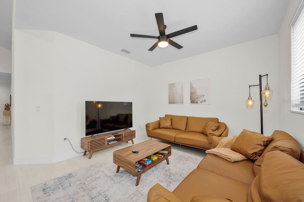 1590 S WASHINGTON AVE — photo 24