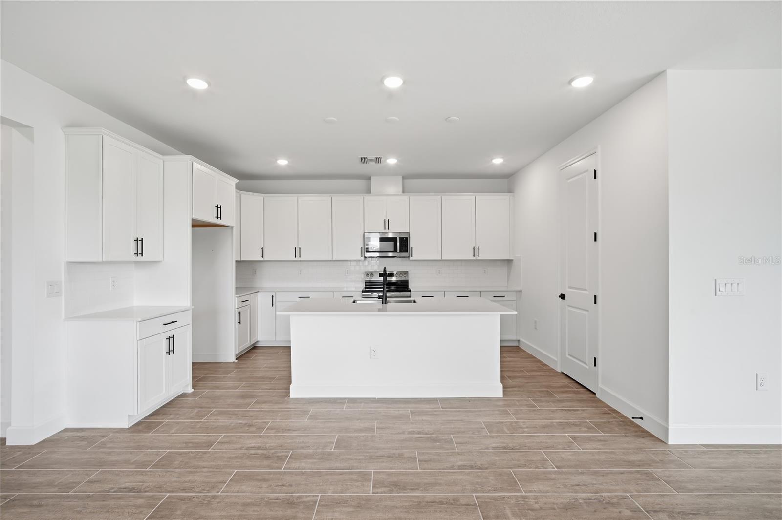 14518 BANKS CT — photo 24