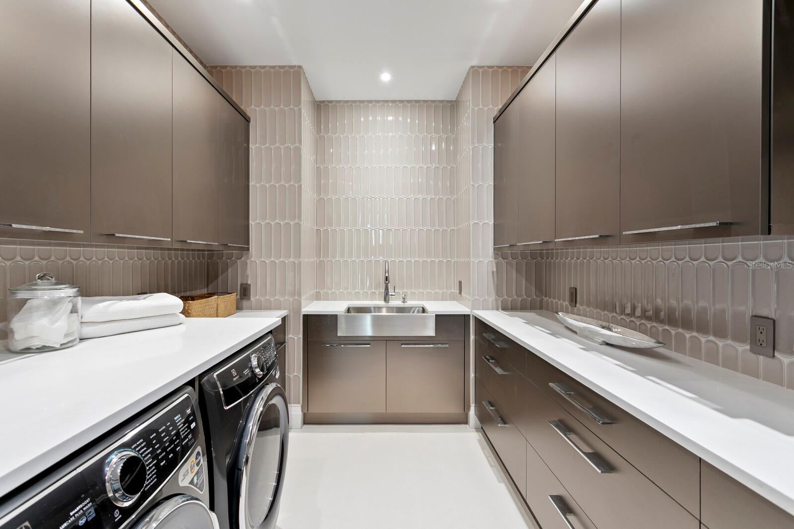 555 5TH AVE NE #PH1 — photo 40