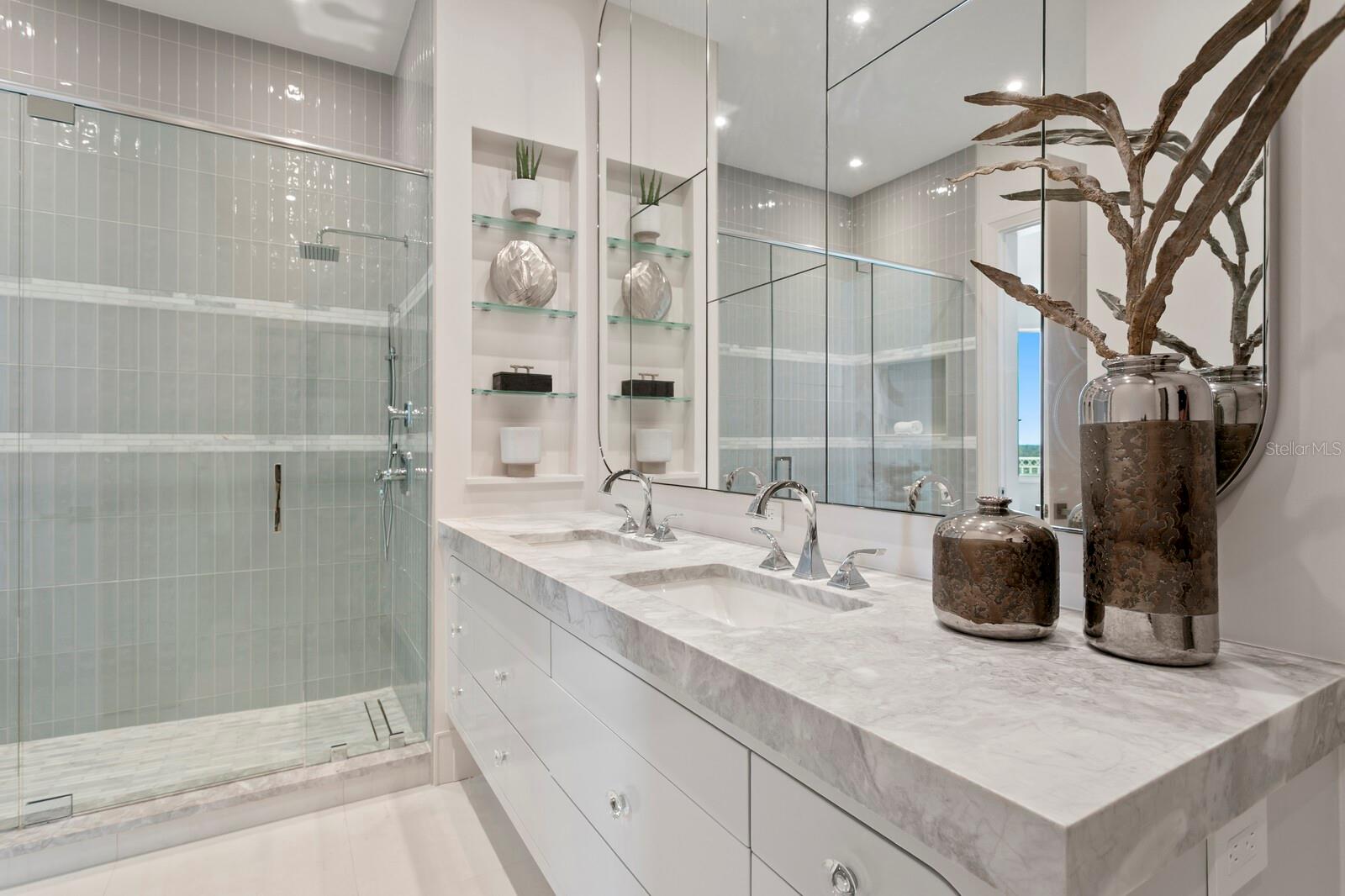 555 5TH AVE NE #PH1 — photo 39