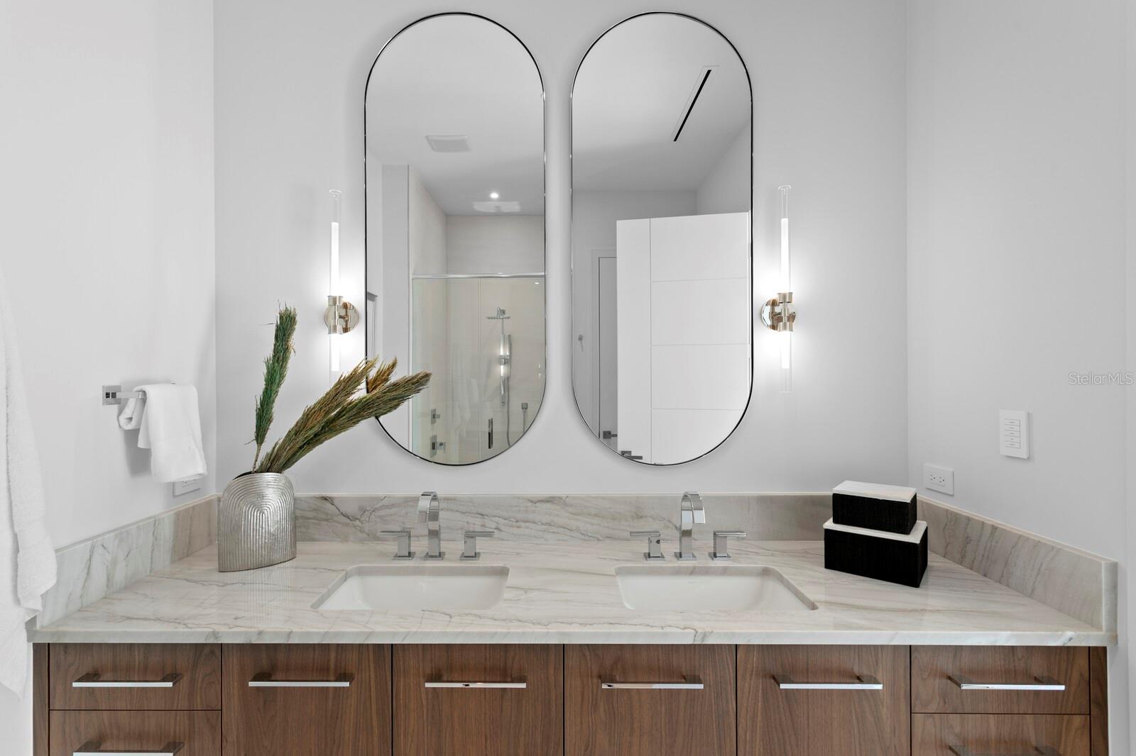 555 5TH AVE NE #PH1 — photo 33