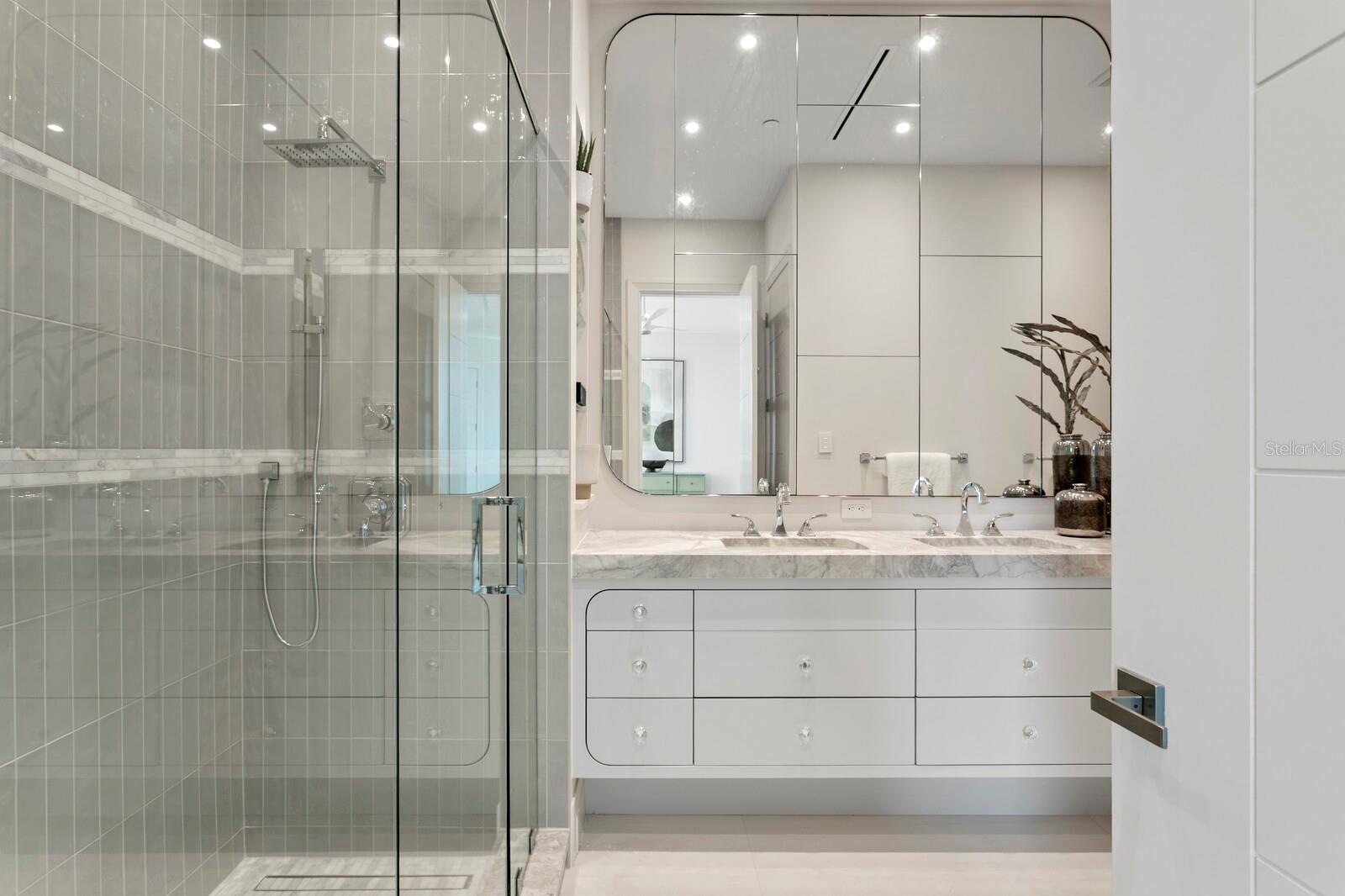 555 5TH AVE NE #PH1 — photo 38