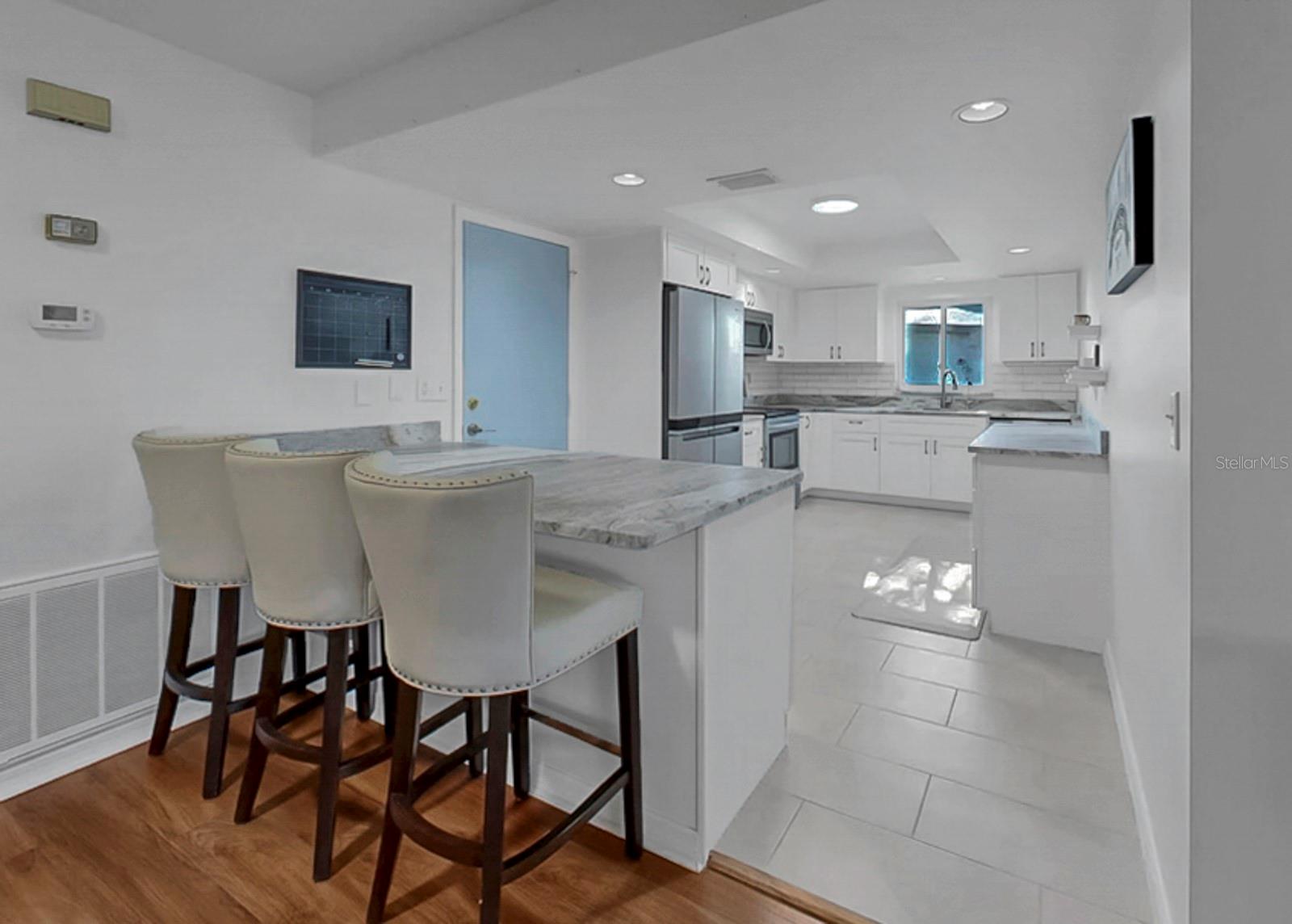 2531 LANCASTER DR — photo 18