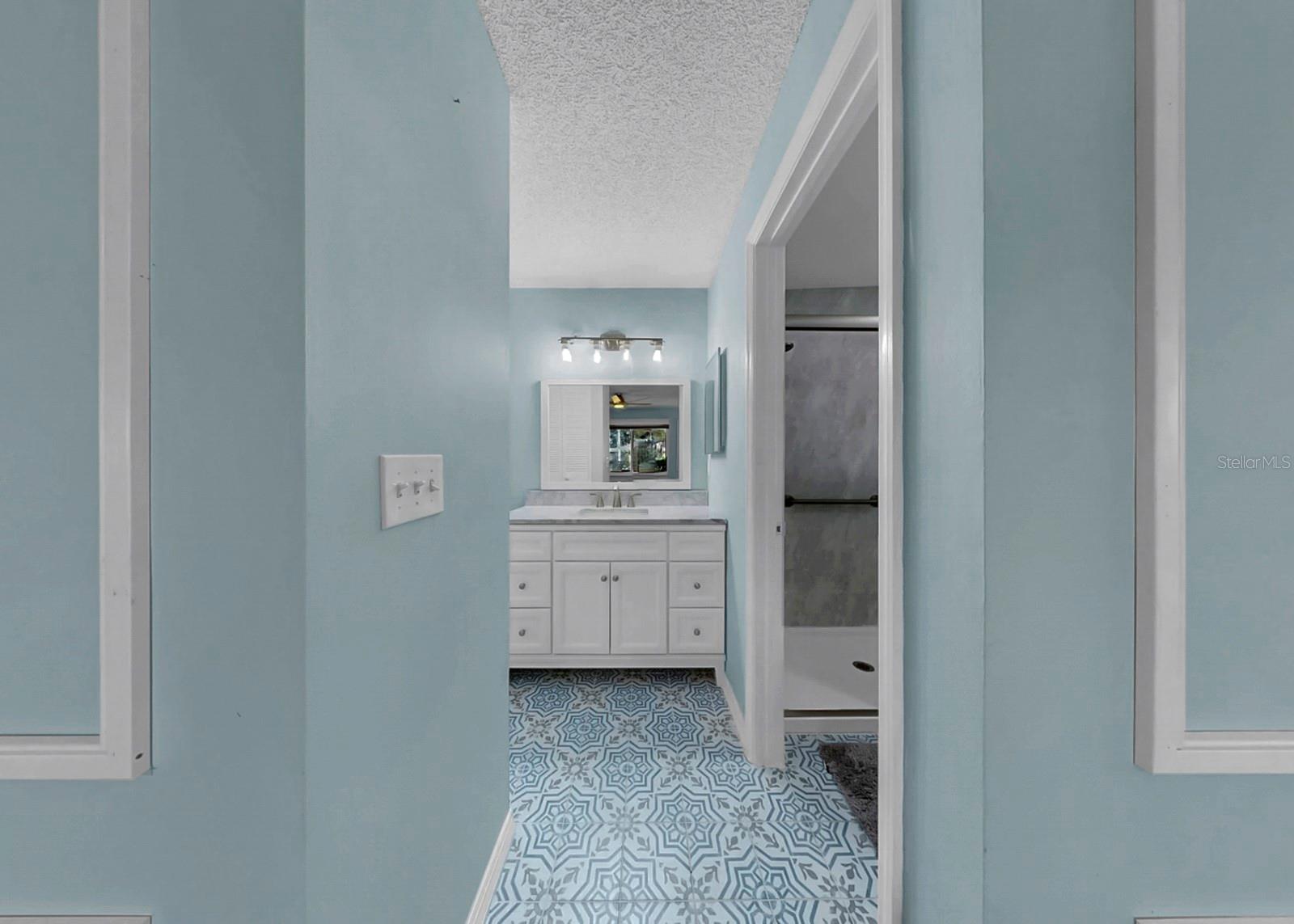 2531 LANCASTER DR — photo 29