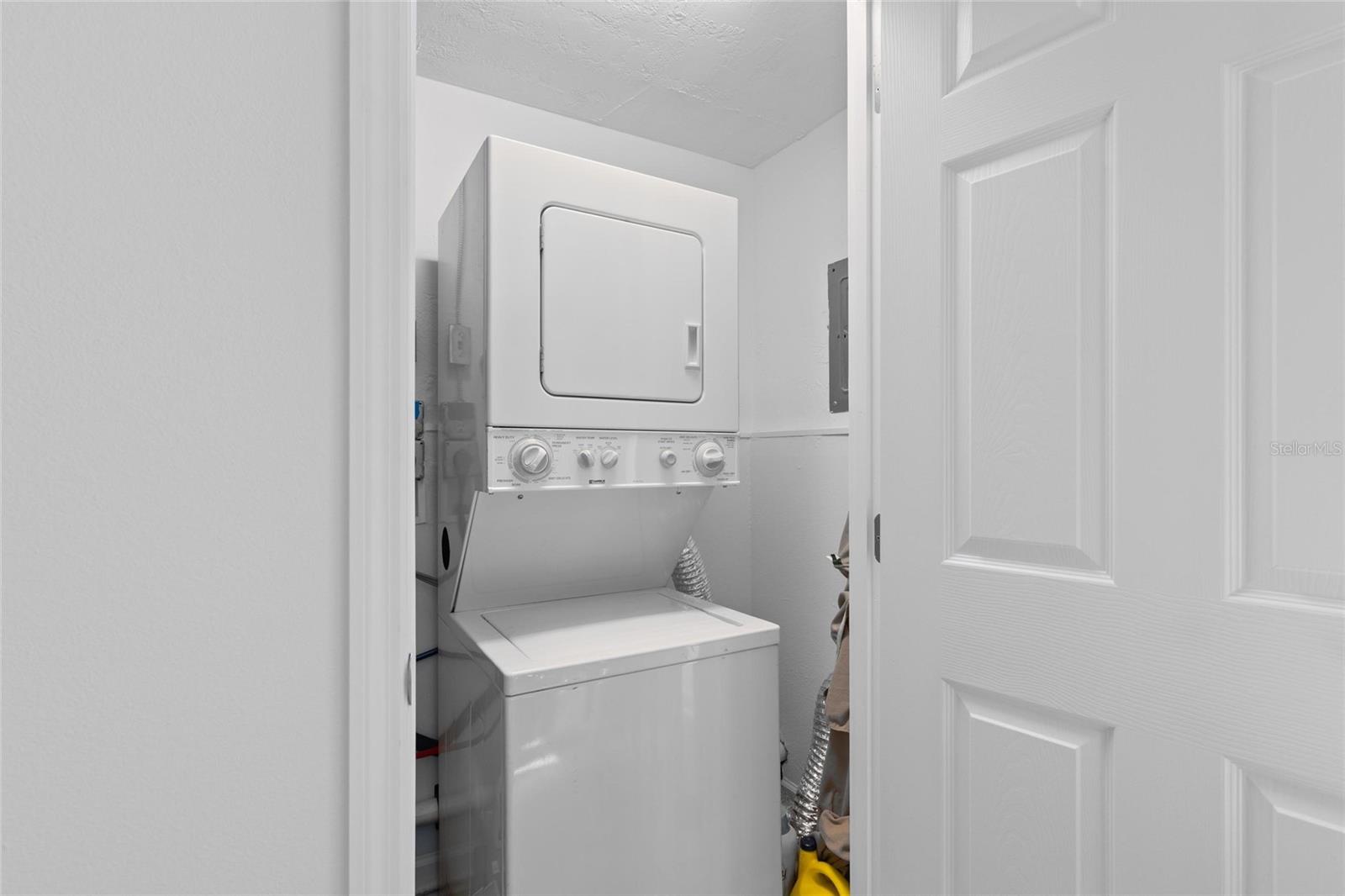 4409 SUMMERSUN DR — photo 10