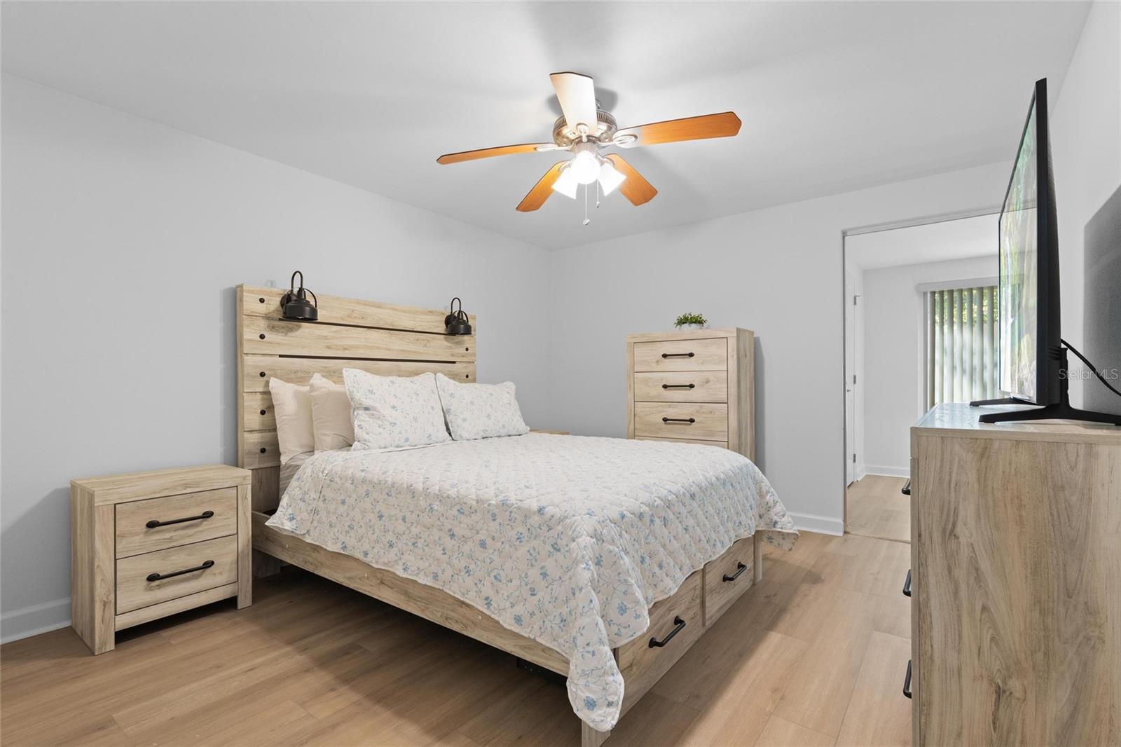 4409 SUMMERSUN DR — photo 6