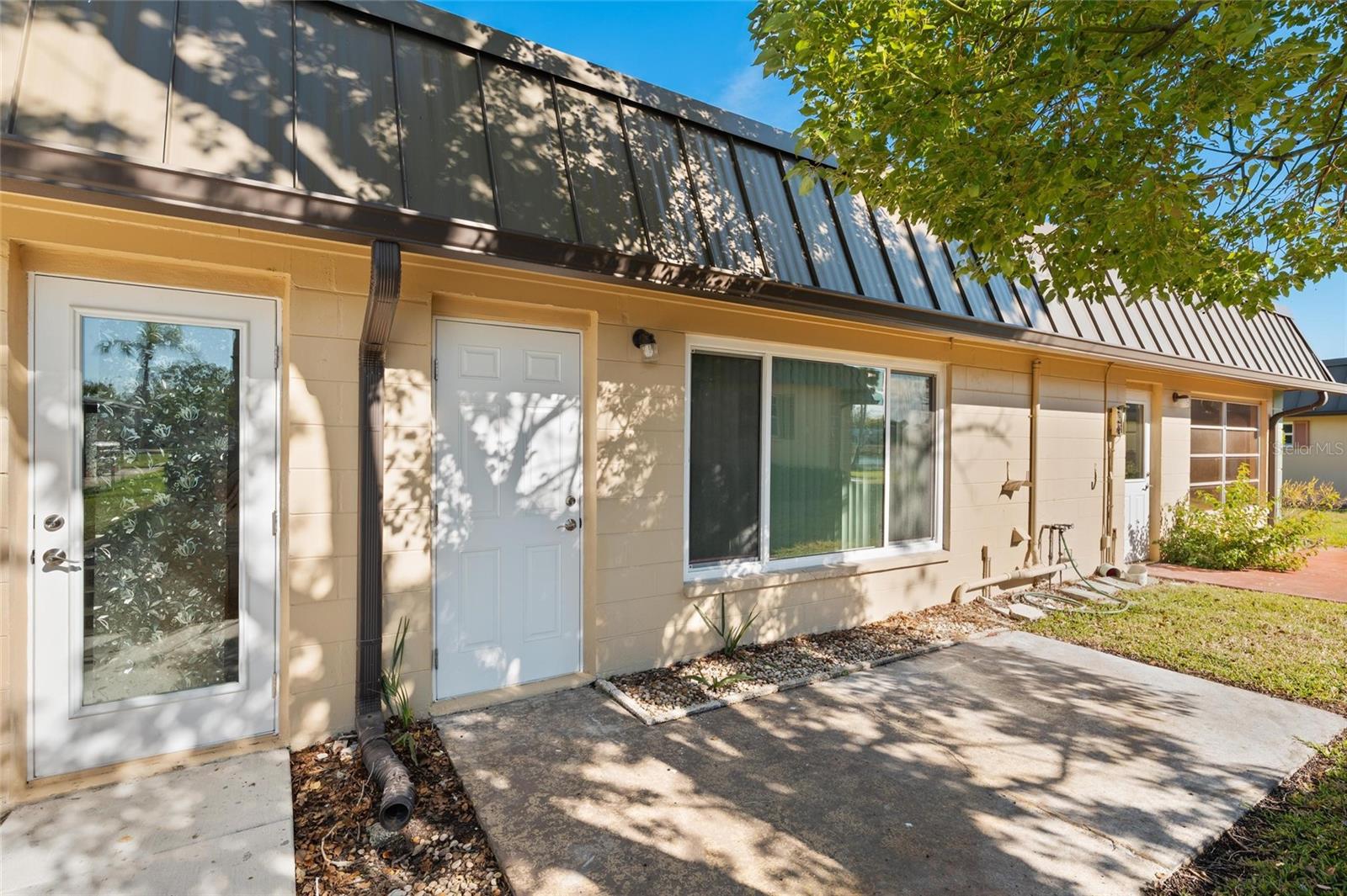 4409 SUMMERSUN DR — photo 12