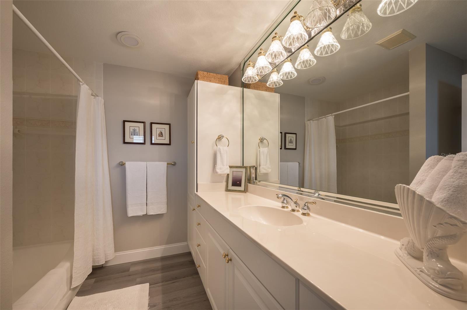 548 GUNWALE LN — photo 29