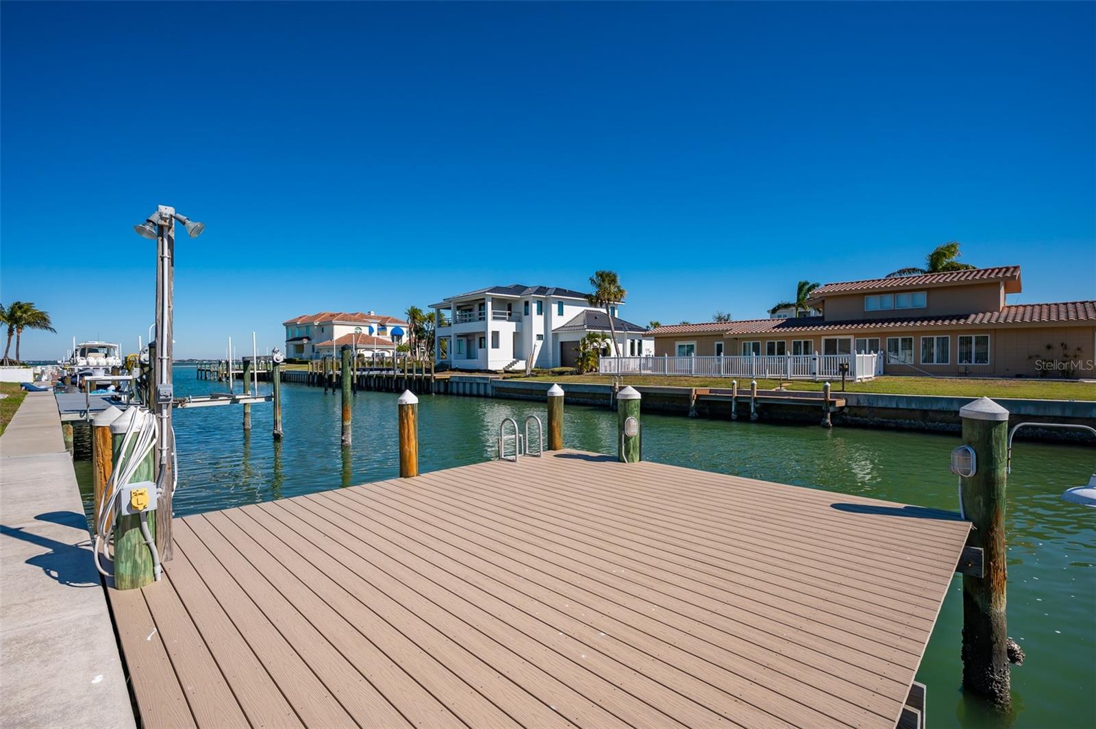 548 GUNWALE LN — photo 45