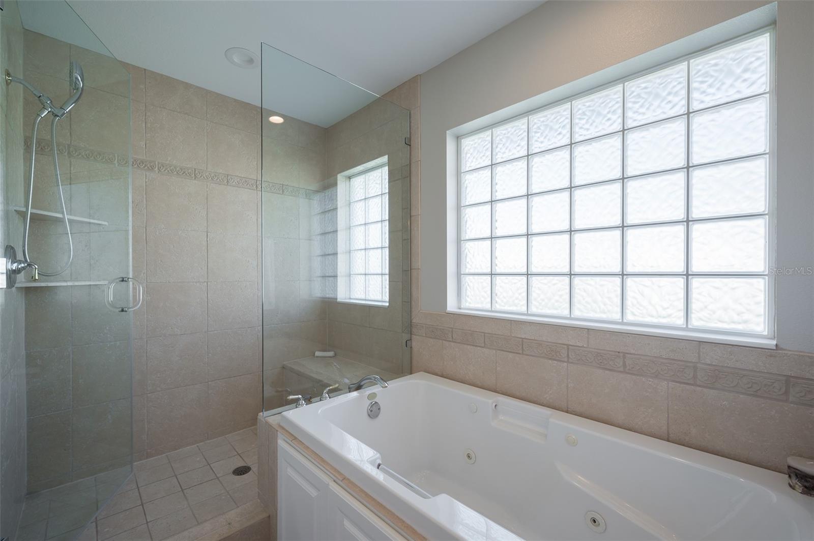 548 GUNWALE LN — photo 23